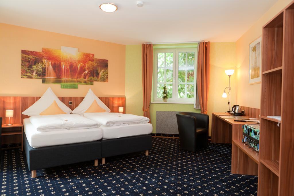Hotel Deutscher Hof Babenhausen  Quarto foto